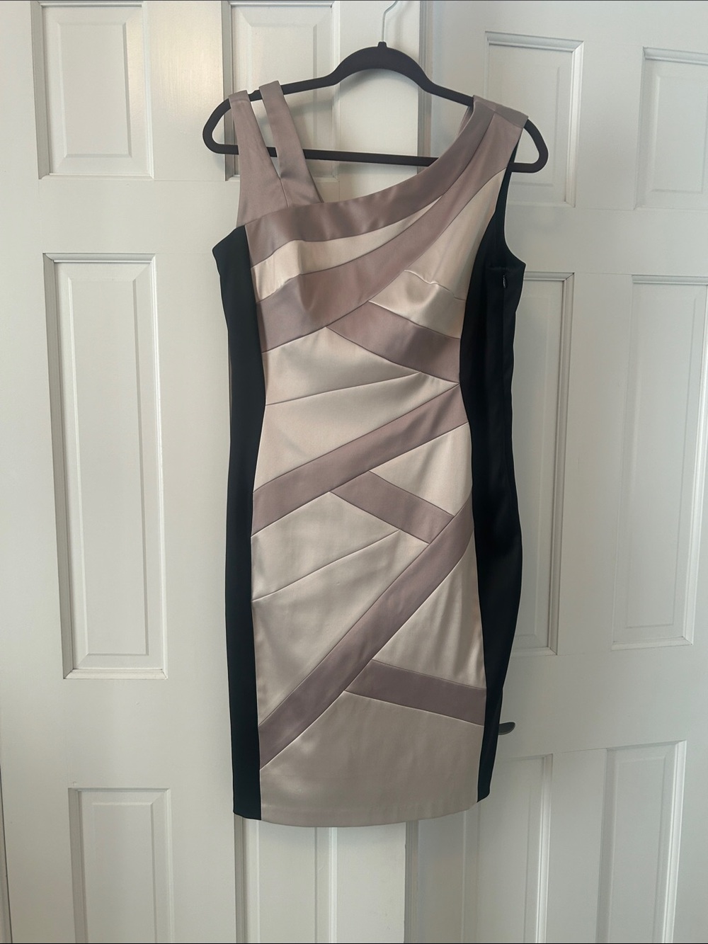 Sleeveless Colorblock Sheath Dress in Taupe and Black